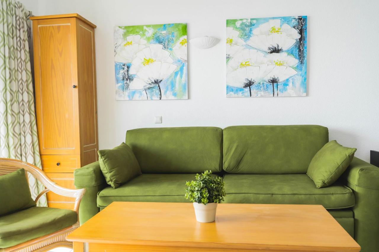 Benalbeach Sea Front Apartment *