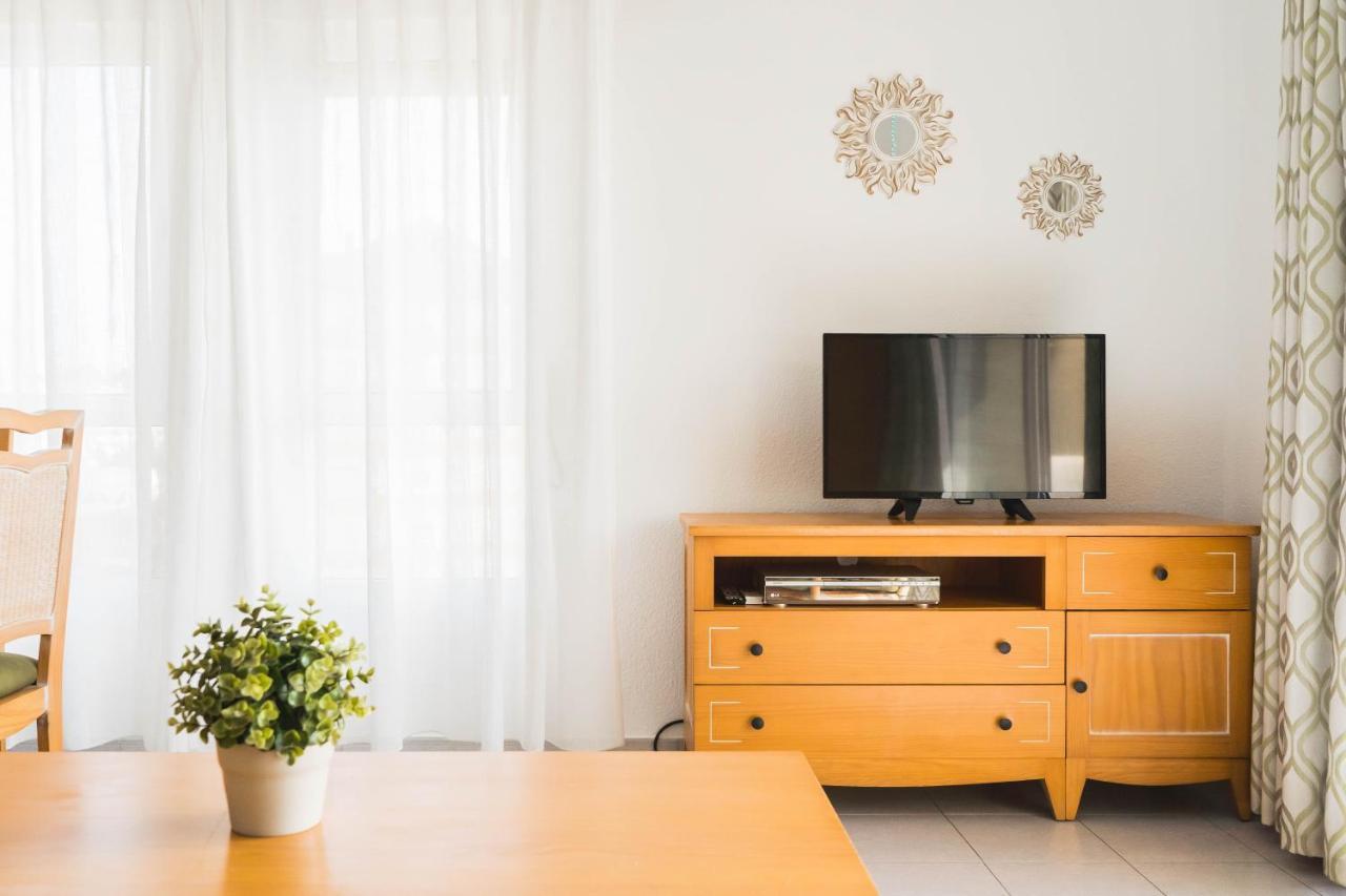 Apartment Benalbeach Sea Front