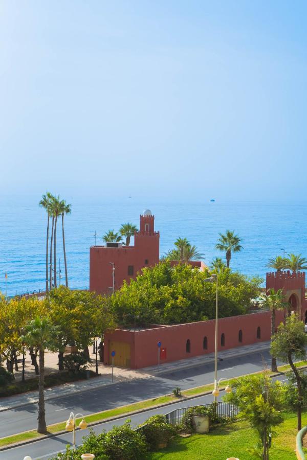 Benalbeach Sea Front Apartment *