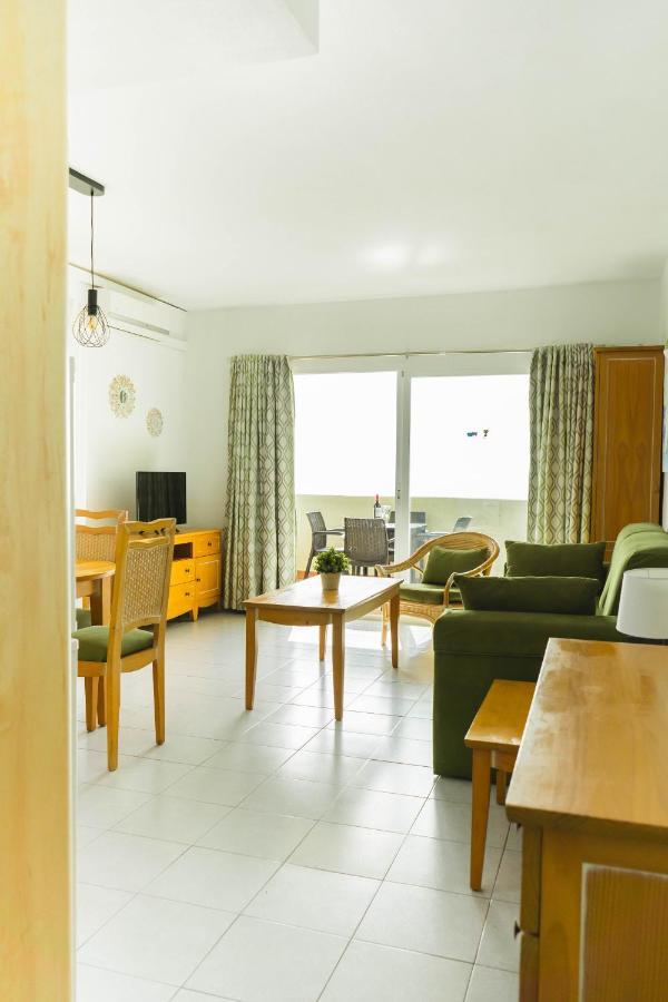 Apartment Benalbeach Sea Front *
